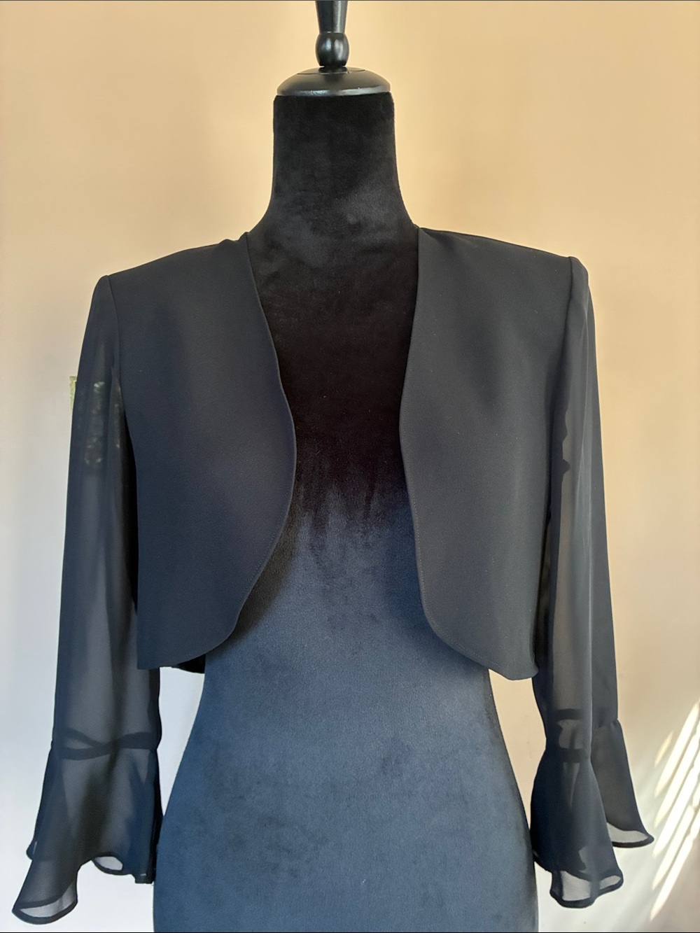 Bolero - Picture 4 of 4